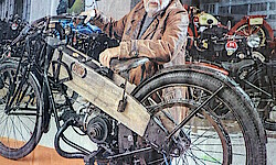 2023 Frieder Bach
